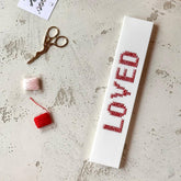 Pontos de Afeto em acrílico - LOVED - Incomum Oficial