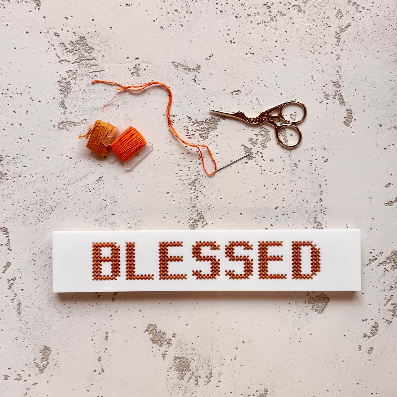 Pontos de Afeto - BLESSED - acrílico - Incomum Oficial