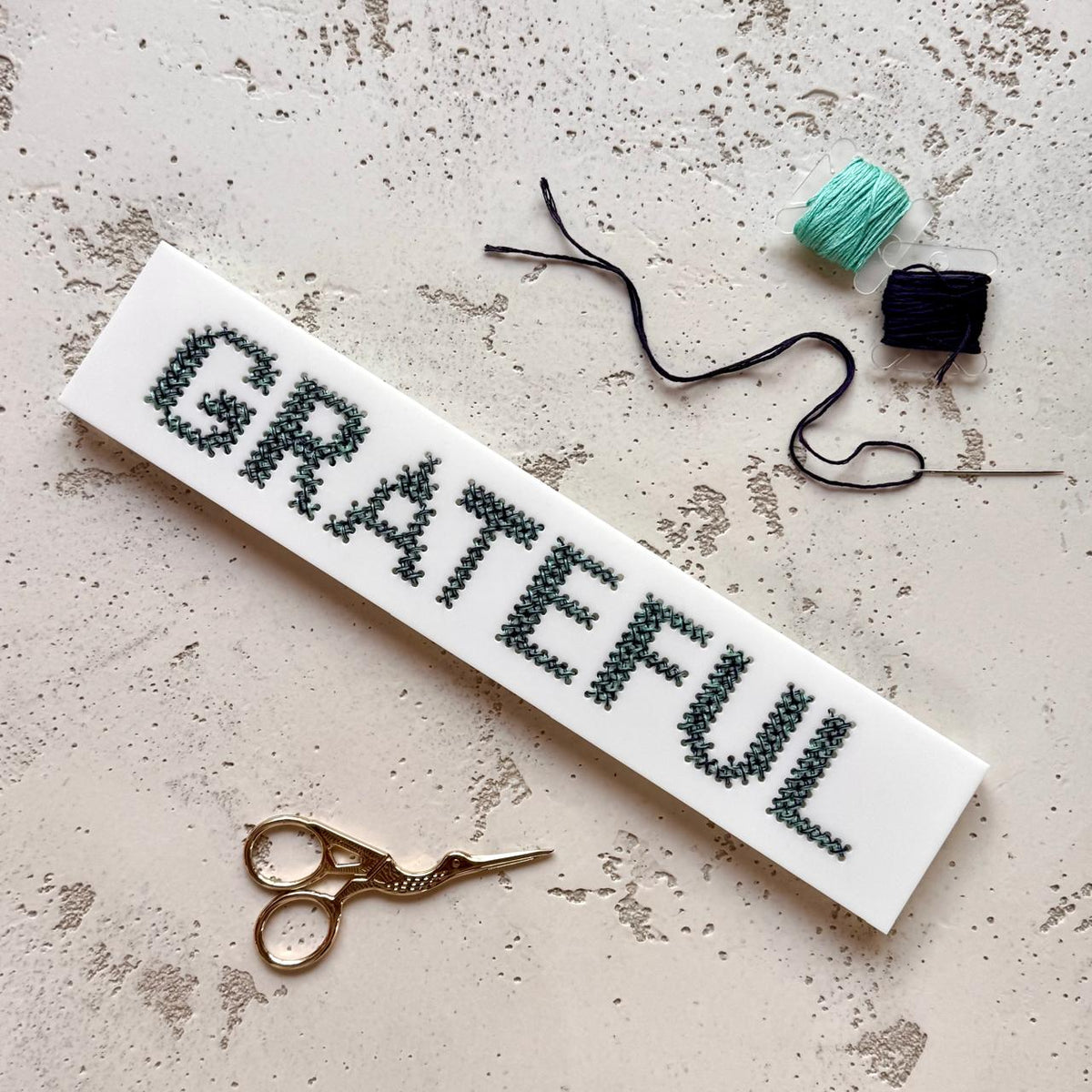Pontos de Afeto - GRATEFUL - acrílico - Incomum Oficial