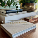 Barra decorativa em acrílico - Believe in love - Incomum Oficial