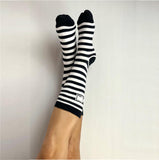 Meia Preto e Branco Incomum - Incomum Oficial