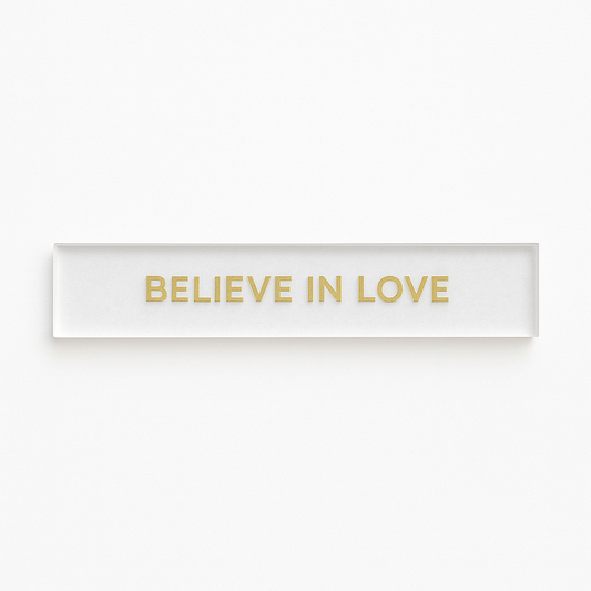 Barra decorativa em acrílico  - Believe in love