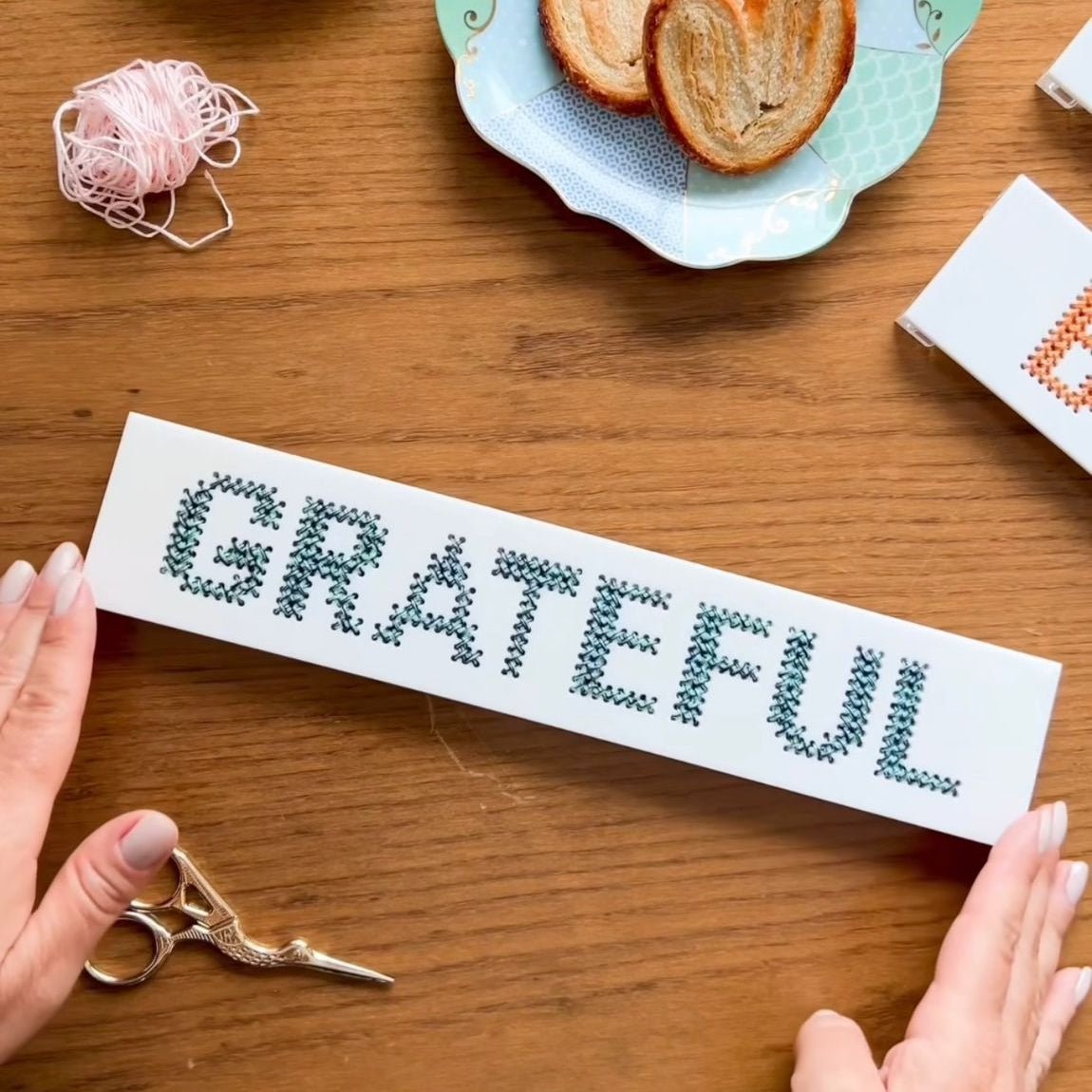 Pontos de Afeto - GRATEFUL (em acrílico) - Incomum Oficial