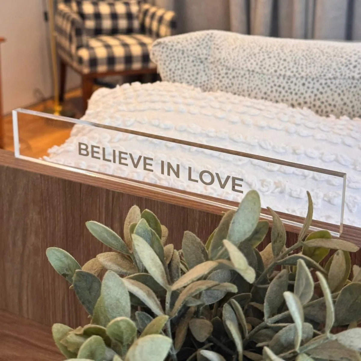 Barra decorativa em acrílico - Believe in love - Incomum Oficial