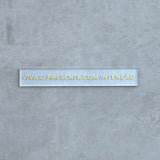 Barra decorativa em acrílico  - Viva o presente com intenção