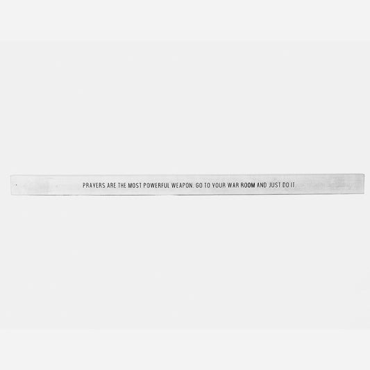 Frase  decorativa em madeira - Powerful 90cmx5cm